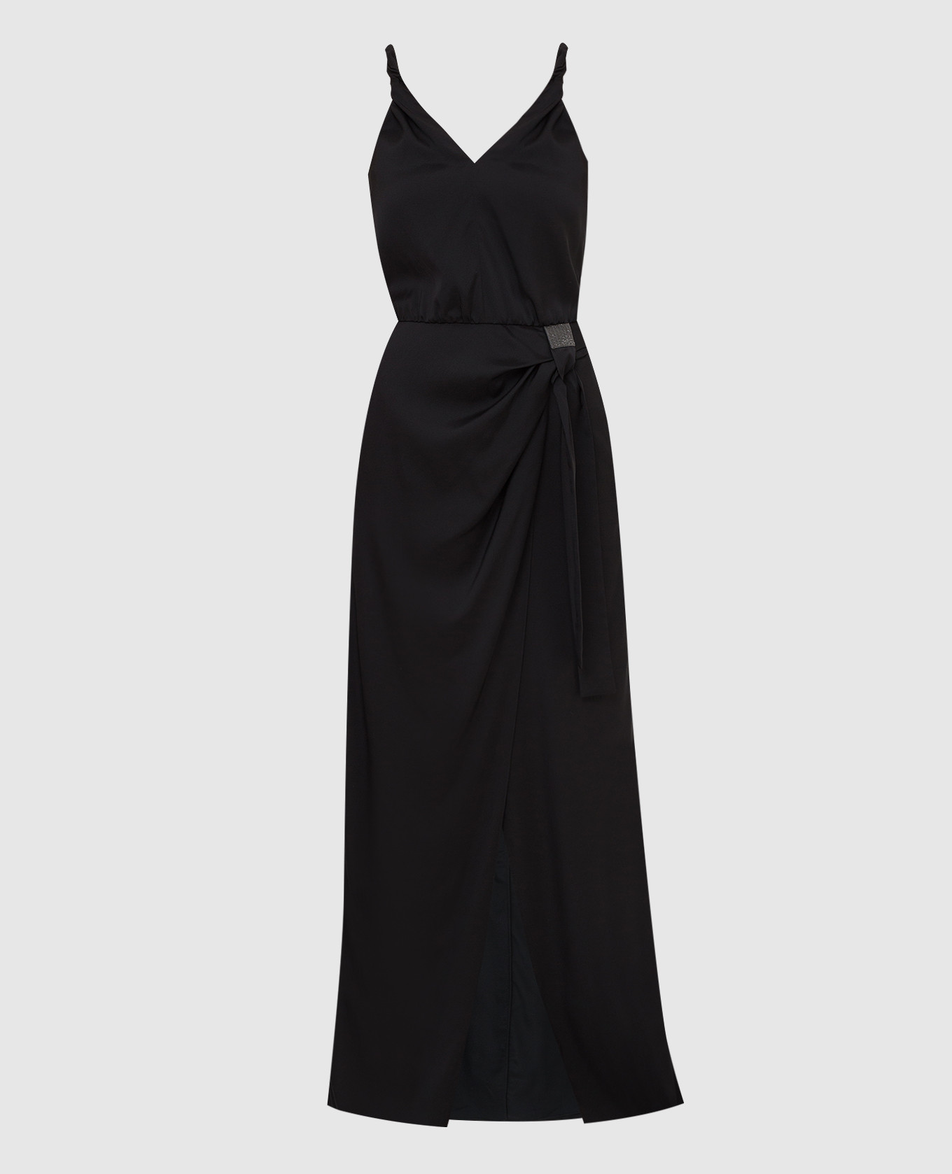 Черное платье с разрезом и цепочками