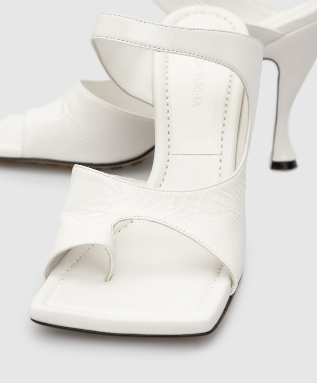 Bottega Veneta Белые кожаные босоножки 610521VBSH0 изображение 5