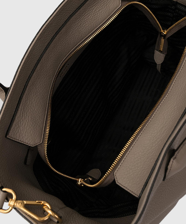 Prada Темно-бежевая кожаная сумка-тоут с логотипом 1BG7132BBE изображение 4