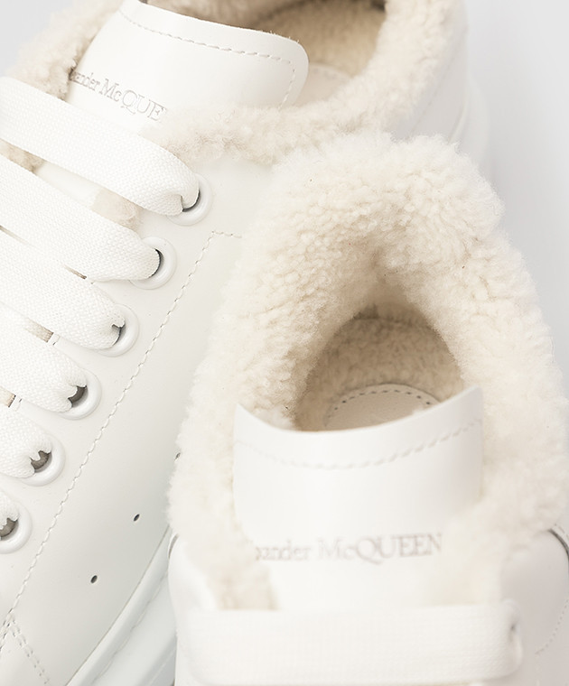 Alexander McQueen Белые кожаные кроссовки на меху с логотипом 609650WIAFI изображение 5