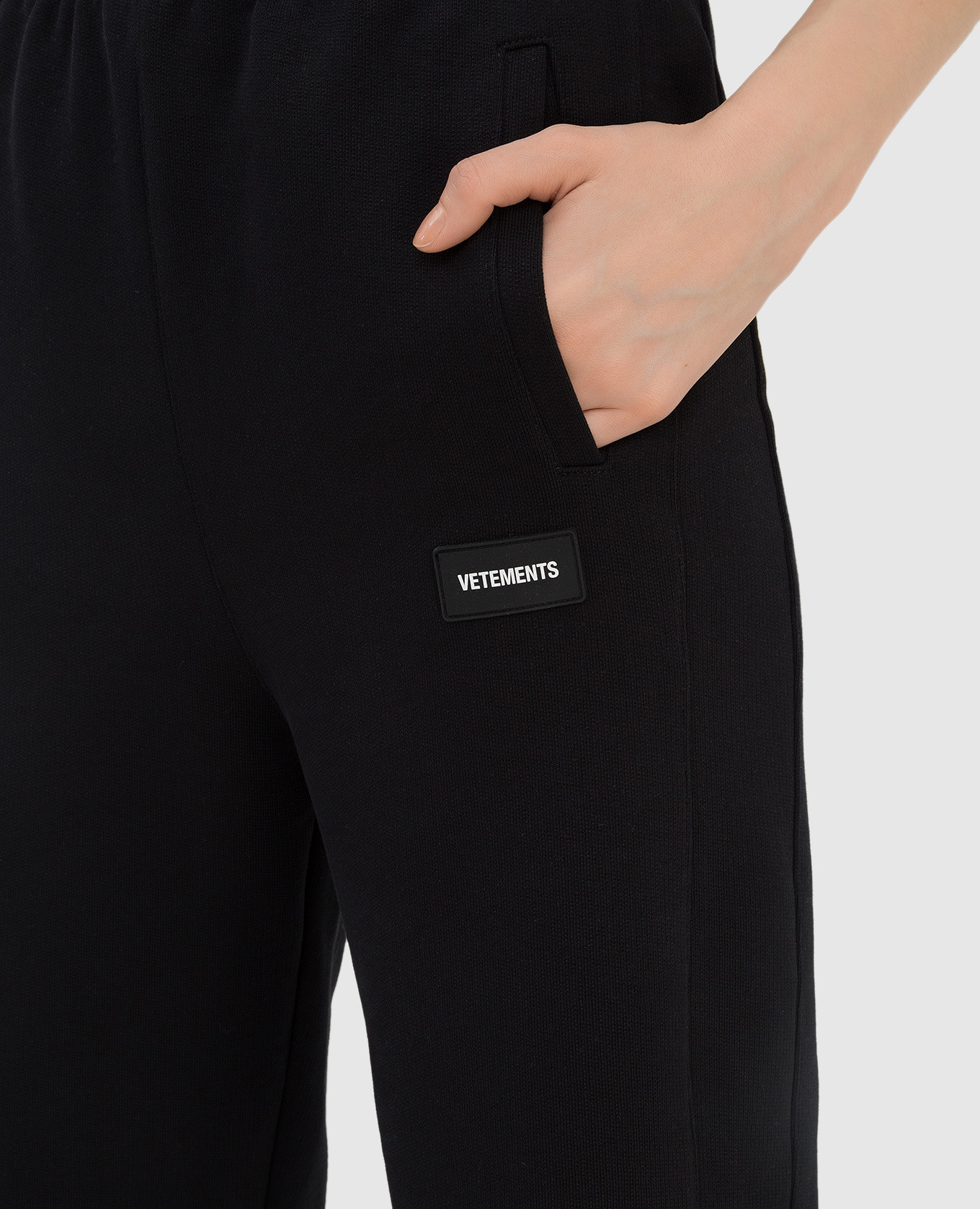 Vetements Черные спортивные брюки с логотипом UE52PA150Bw изображение 5