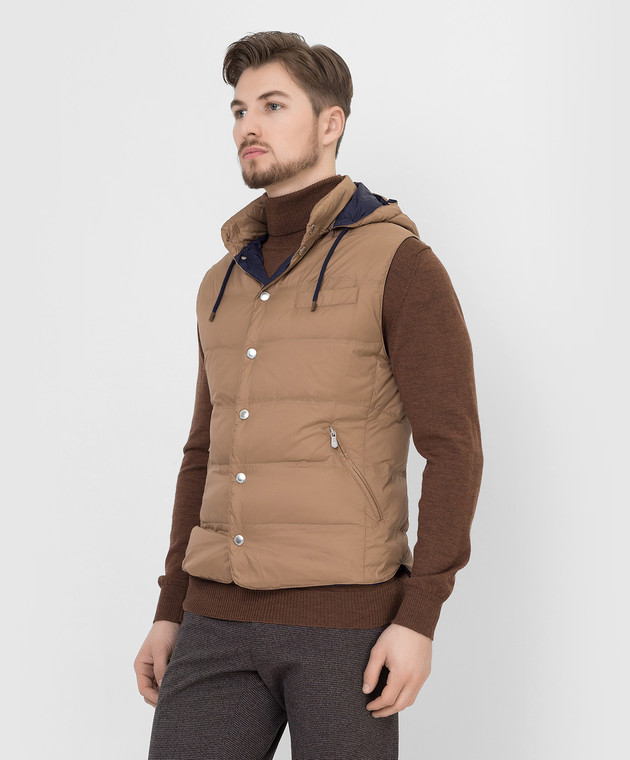Brunello Cucinelli Светло-коричневый пуховый жилет MR4051716 изображение 3