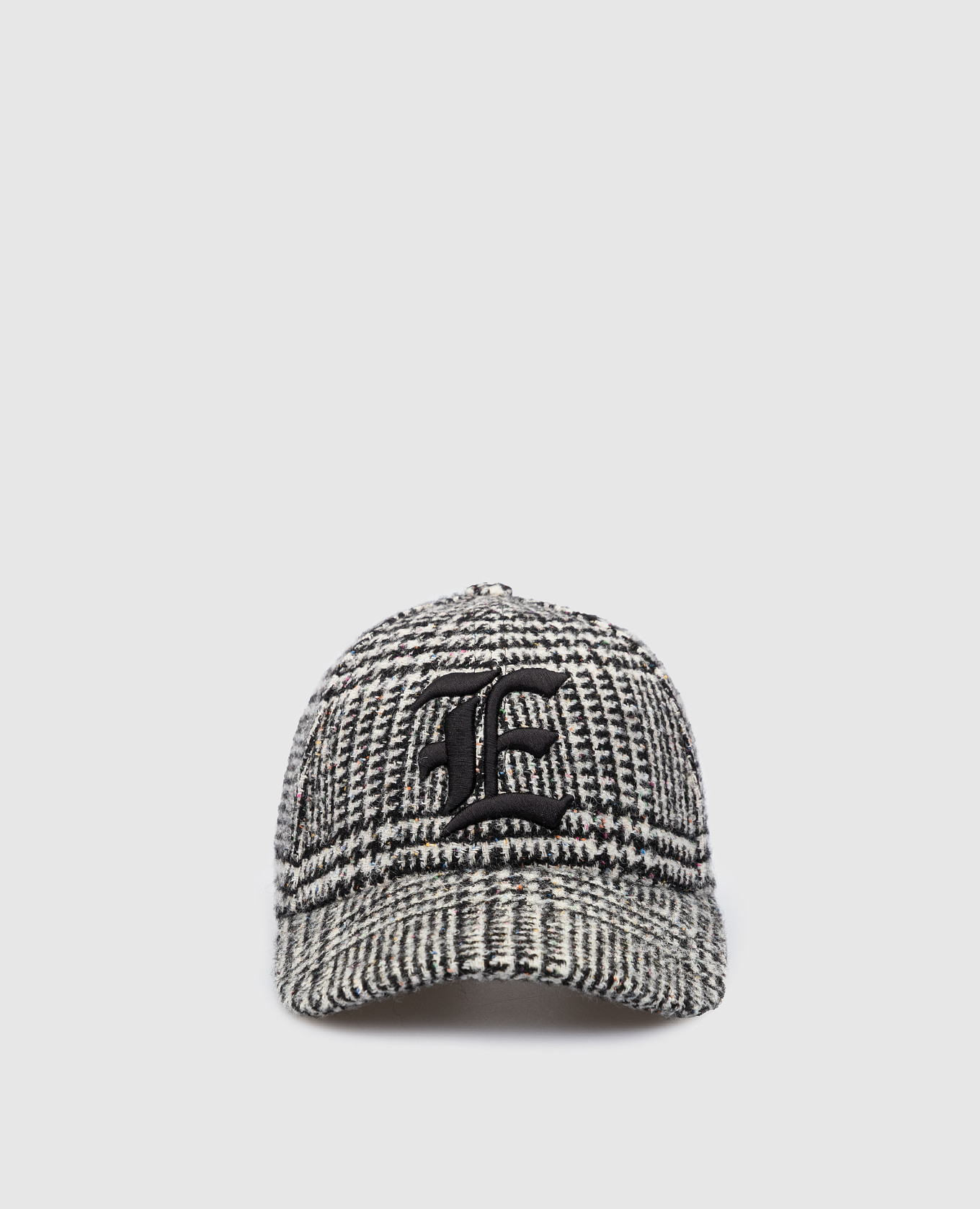 

Кепка в клетку с вышивкой, Серый, Кепки