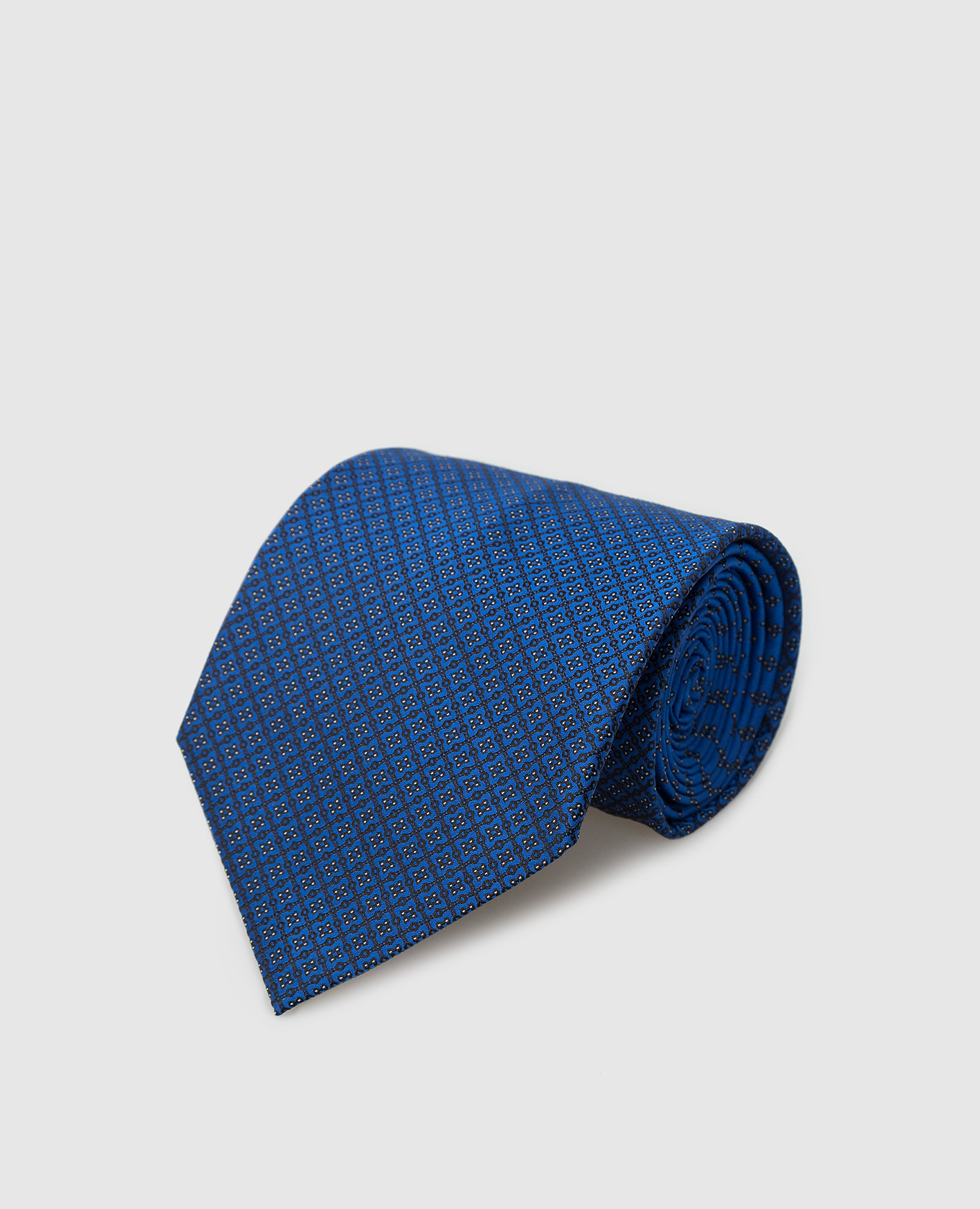 Blue silk tie in pattern pattern