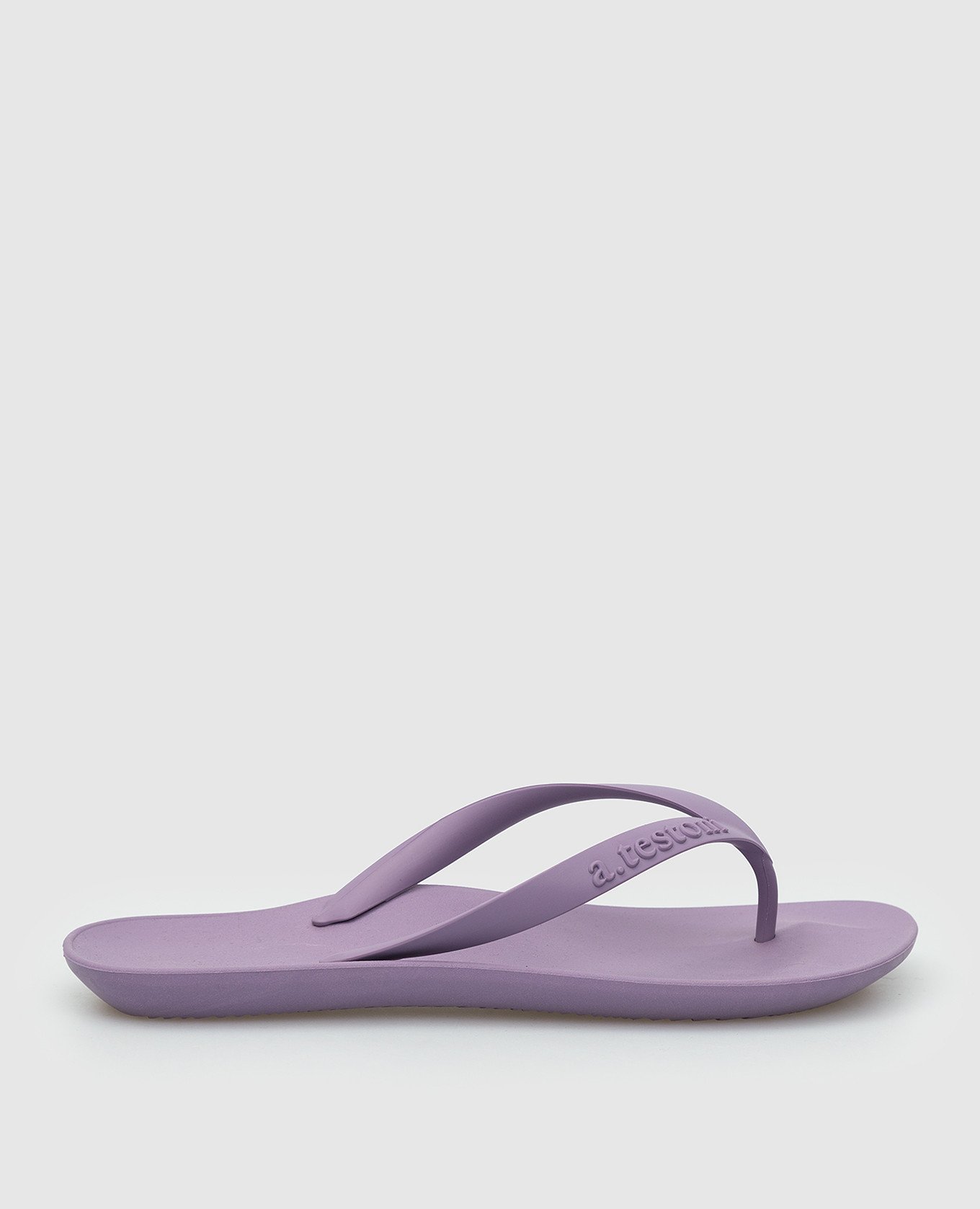 Lilac embossed logo slippers