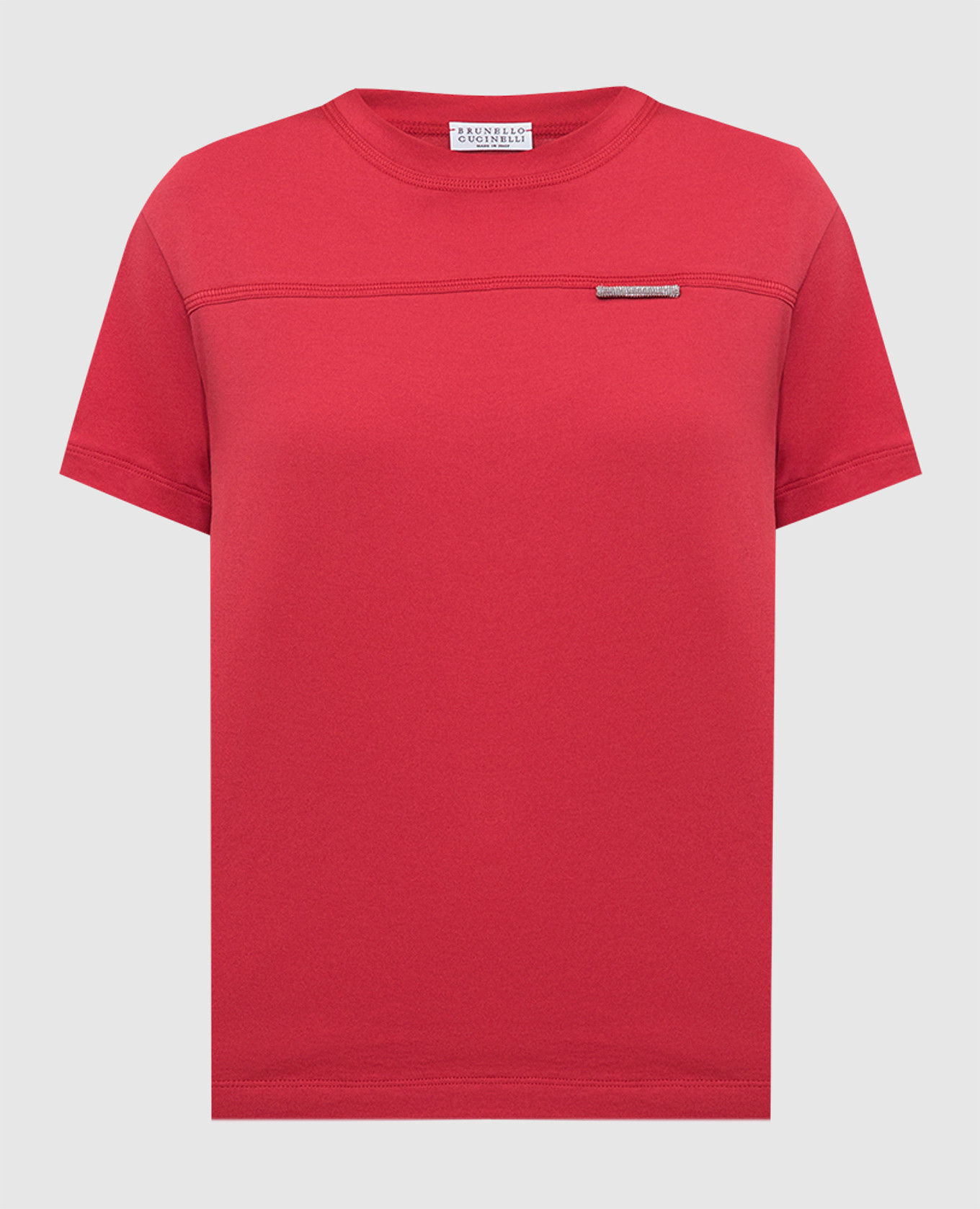 Красная футболка с цепочками