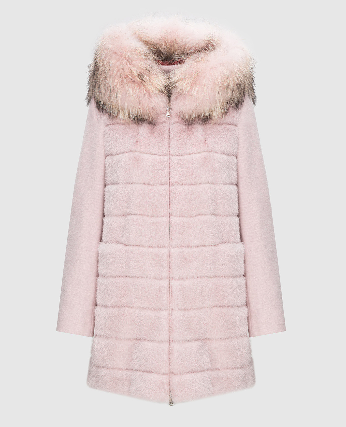 Розовое пальто с мехом енота