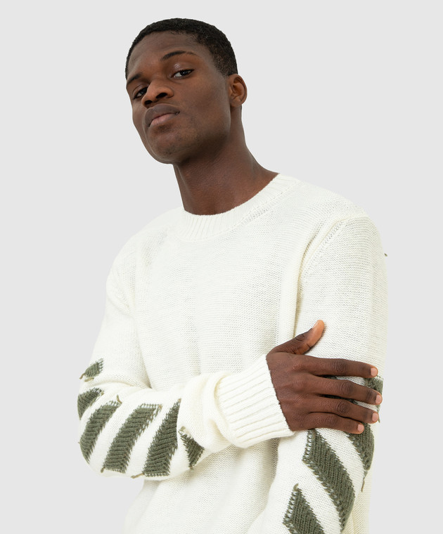 Off-White Светло-бежевый свитер с узором OMHE088F21KNI001 изображение 5