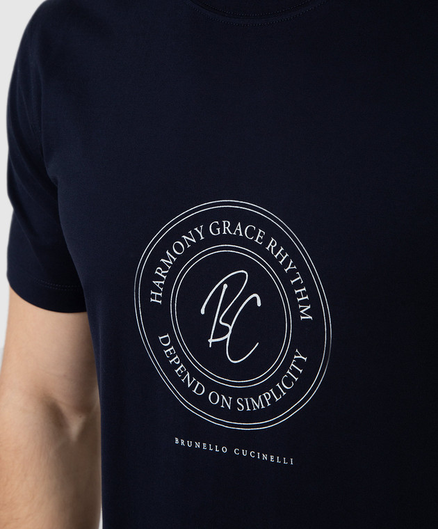 Brunello Cucinelli Темно-синяя футболка с принтом логотипа M0T618430 изображение 5