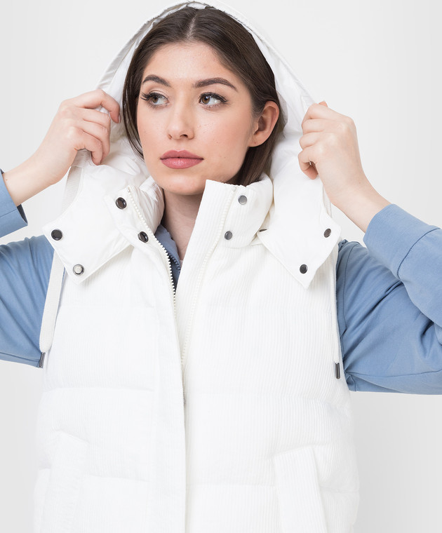Brunello Cucinelli Белый пуховый жилет с разрезами MH5872649 изображение 5