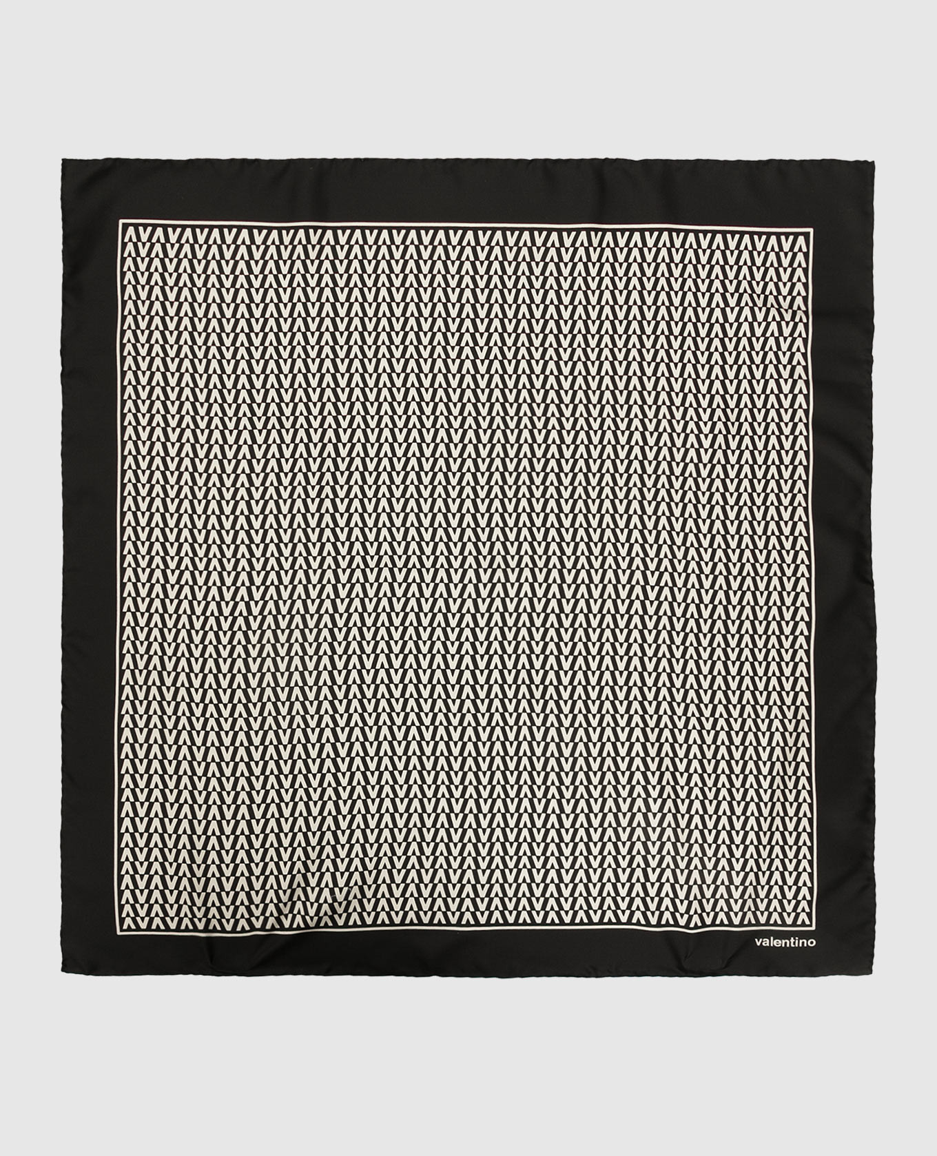 Черный шелковый платок с узором логотипа Valentino